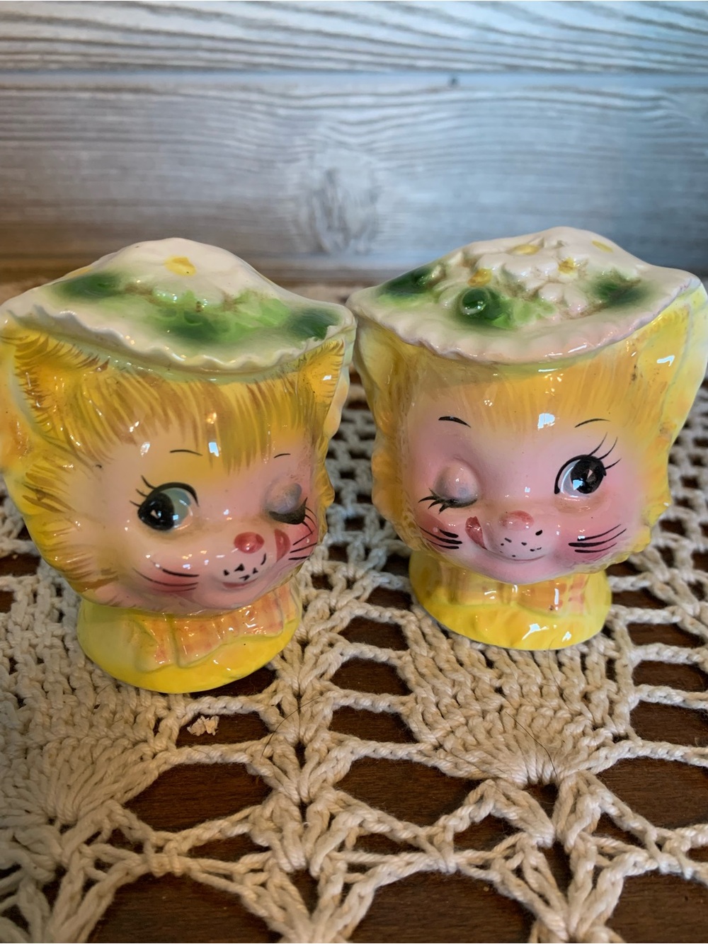 Vintage Enesco Winking Kittens Salt & Pepper shakers